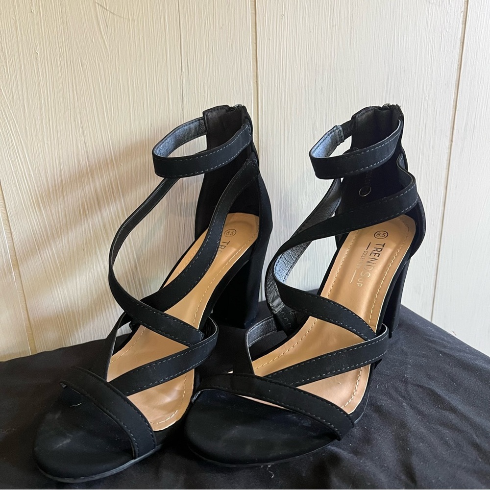 Trends Up Collection Black Strappy Heels